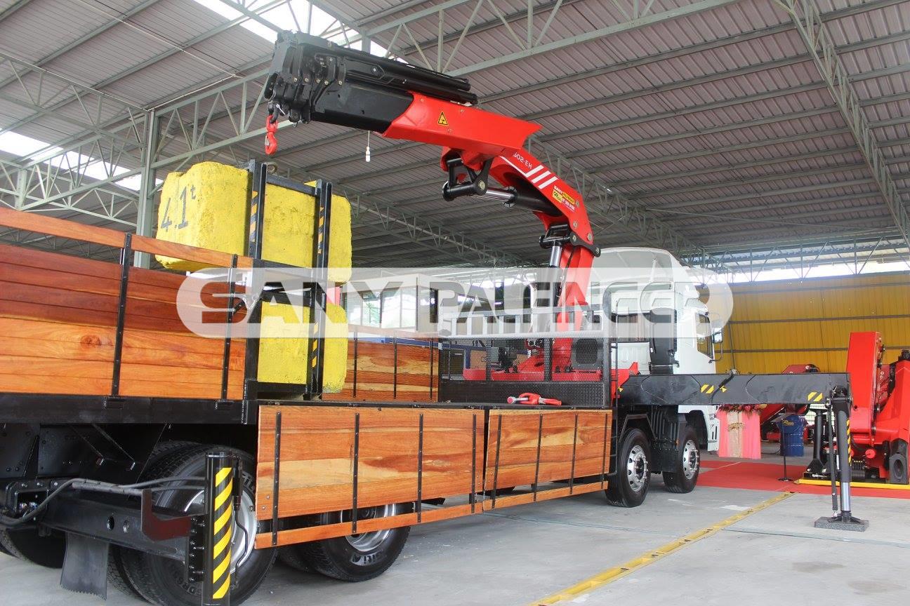  Sany Palfinger SPK61502 knuckle boom crane mounted on truck which was used during the live crane demonstration.